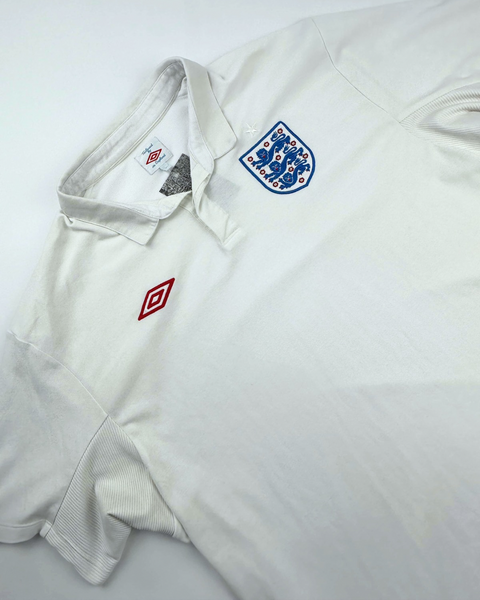 2010 England football shirt made by Umbro