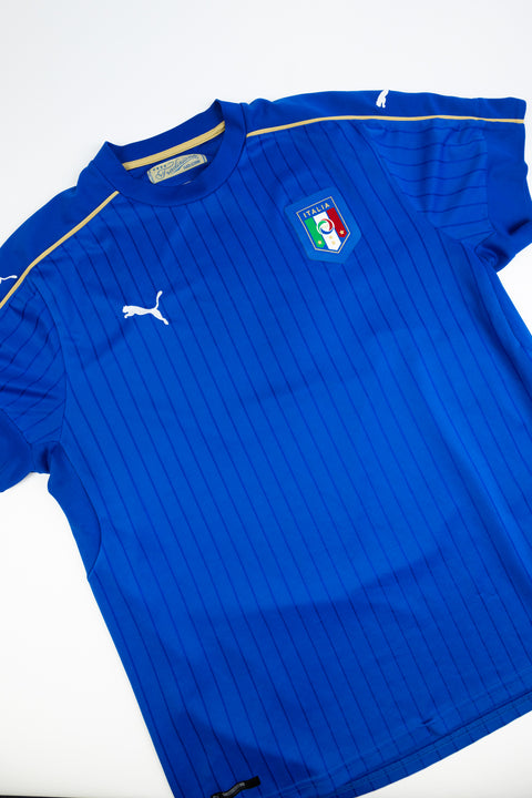 Italy 2016 football shirt made by Puma size XXL